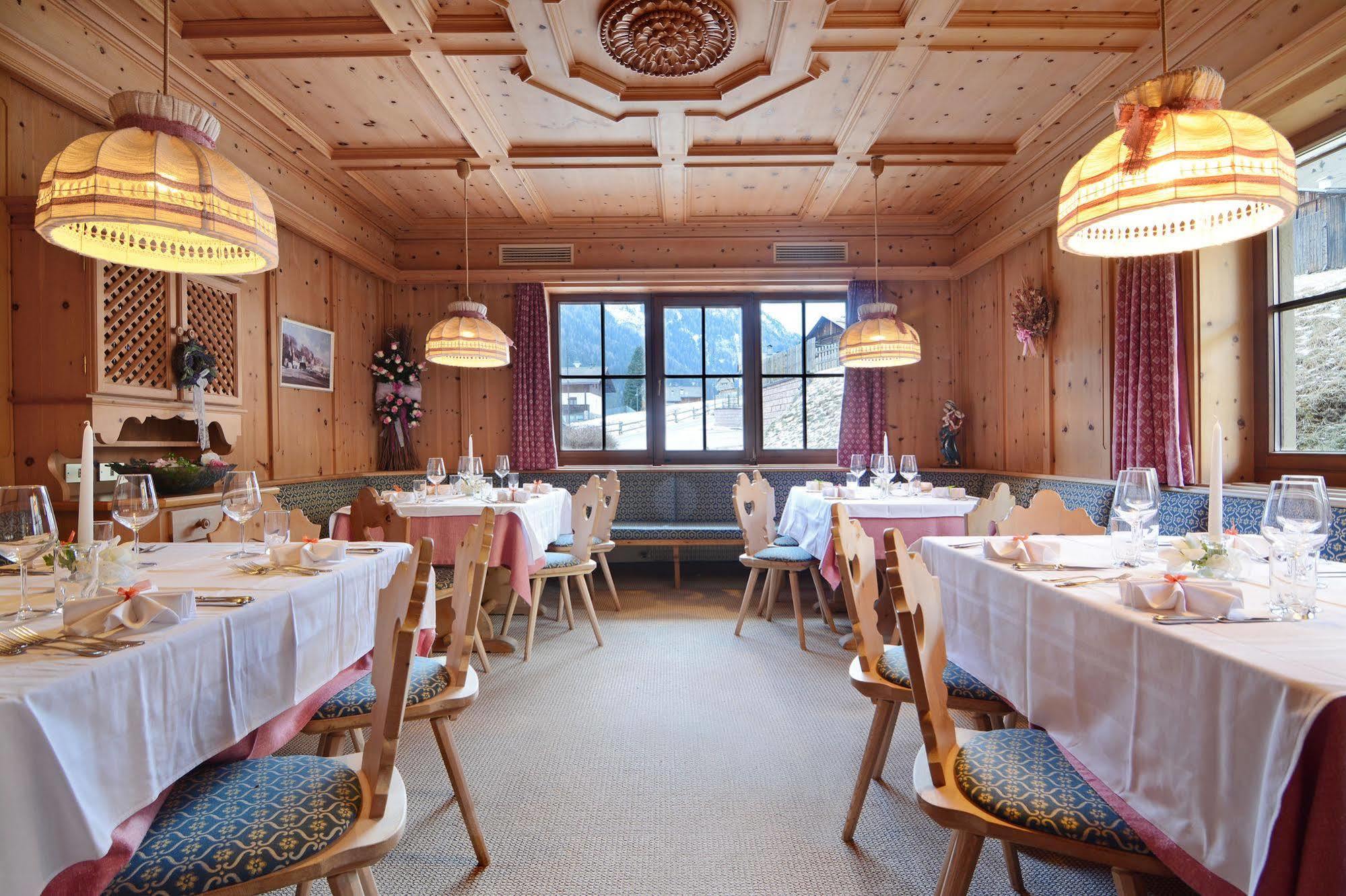 Hotel Dolomites Inn Канацеи Экстерьер фото