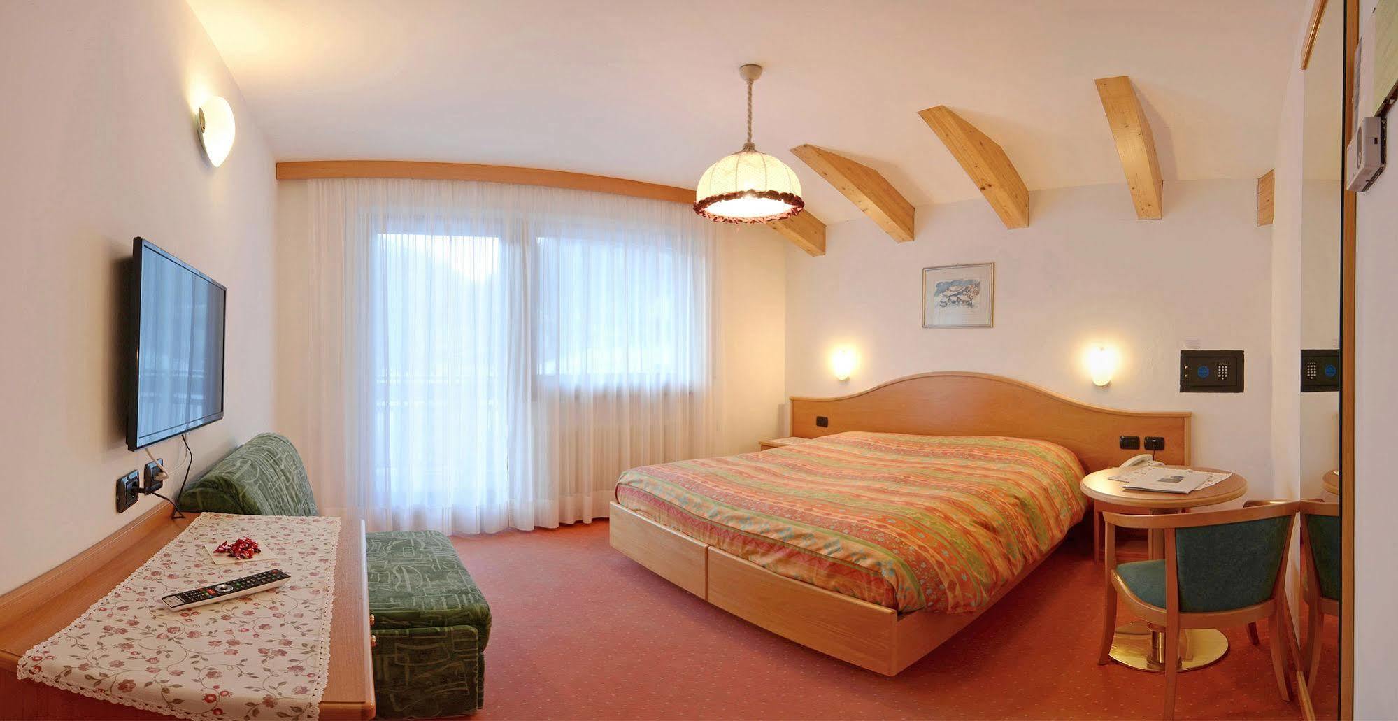 Hotel Dolomites Inn Канацеи Экстерьер фото